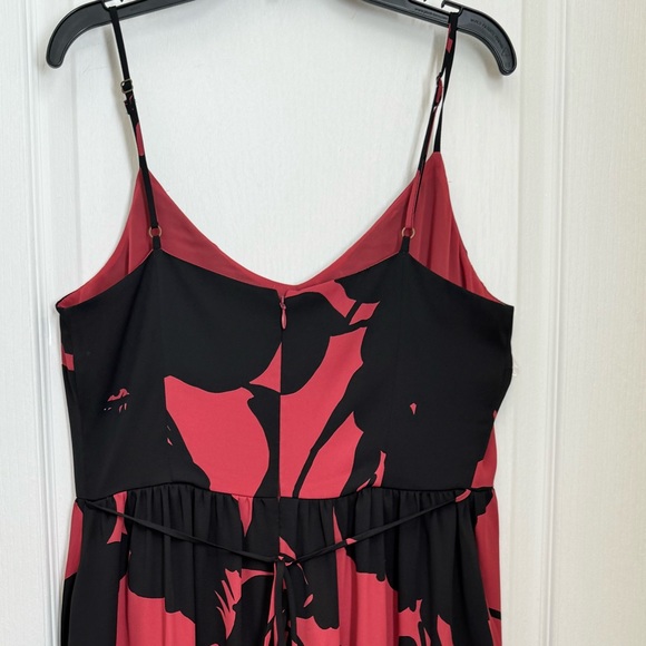 LIKE NEW! LOFT ANN TAYLOR MIDI DRESS. ADJUSTABLE STRAPS, LIGHTWEIGHT, BACK ZIP - Picture 10 of 14
